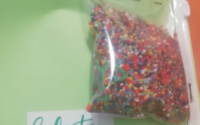 Photos des enfants ayant reçu le kit pédagogiques afin de les accompagner pendant le confinement